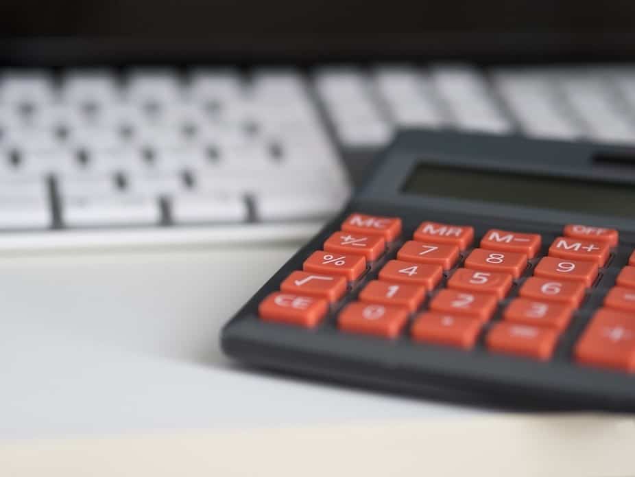 Does an accountant need to be good at maths?